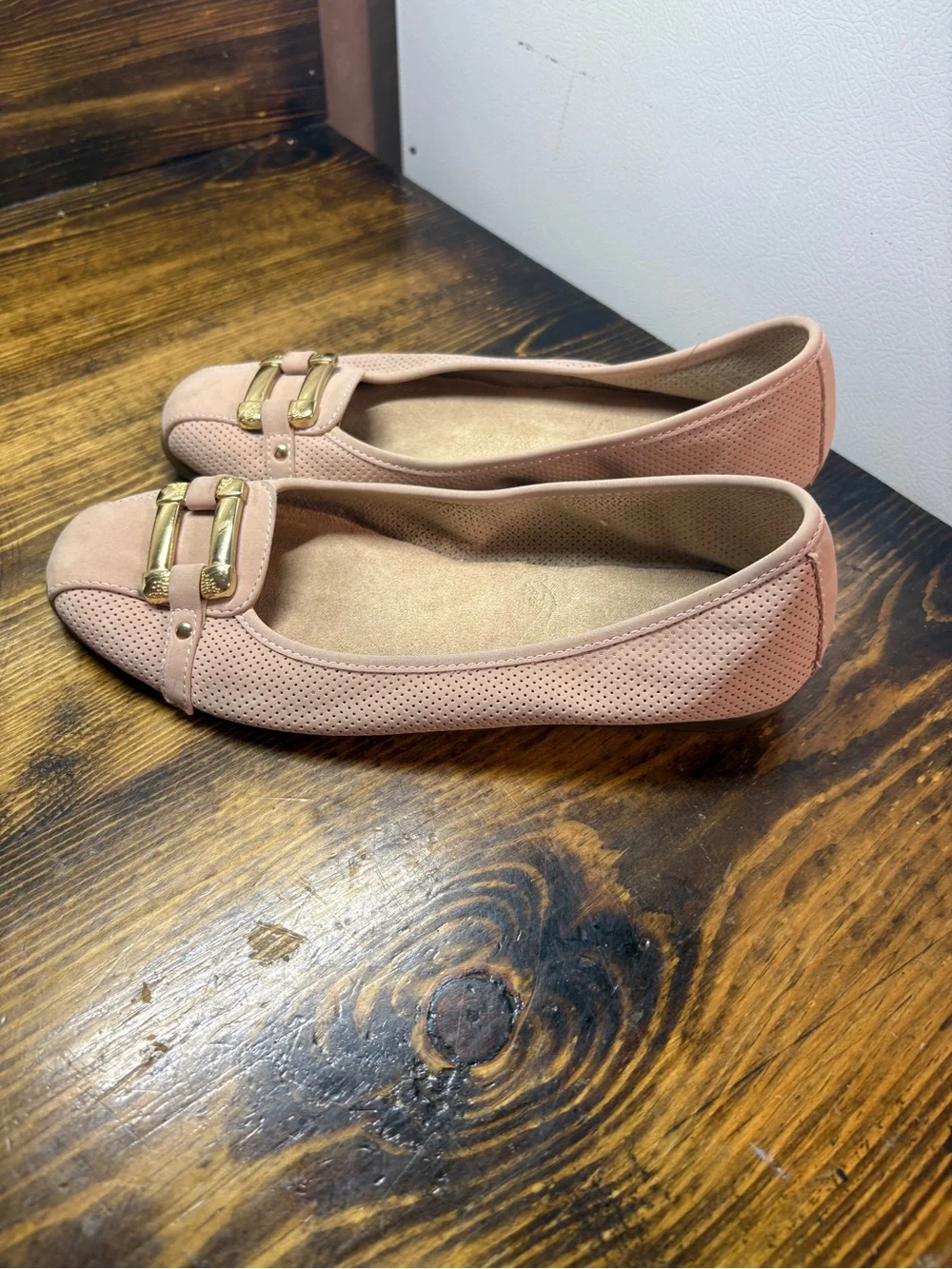 AEROSOLES these are